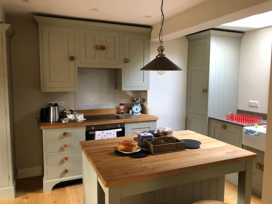 St Anthony'S, Bright Perkily Decorated 3 Bedroom House Ampleforth Exterior photo