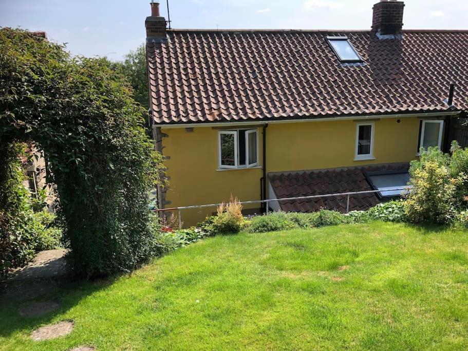 St Anthony'S, Bright Perkily Decorated 3 Bedroom House Ampleforth Exterior photo